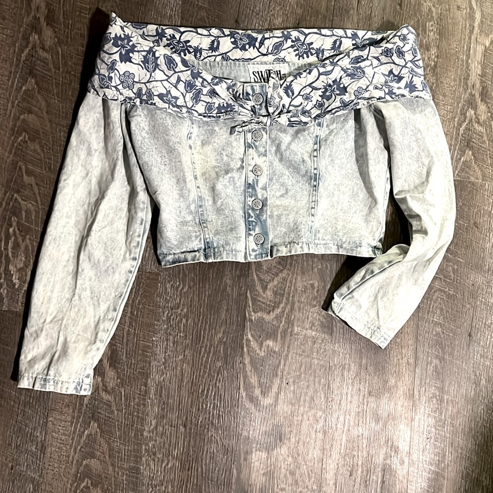 Off shoulder cropped jacket top